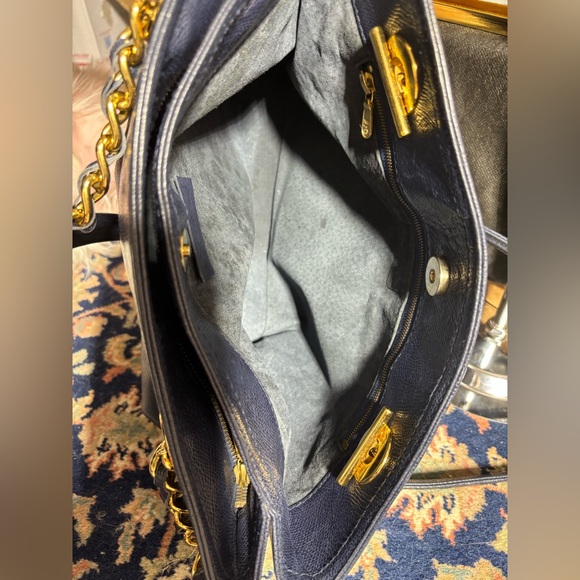 MCM Navy Blue Leather Tote Bag with suede interior - Picture 8 of 15